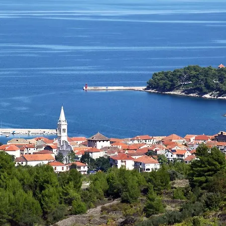 8765b * Jelsa (Hvar)