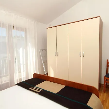 8765b Jelsa (Hvar)