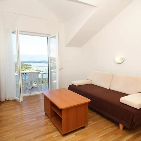8765b Apartment Jelsa (Hvar)