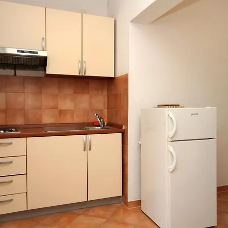 8765b Apartment *
